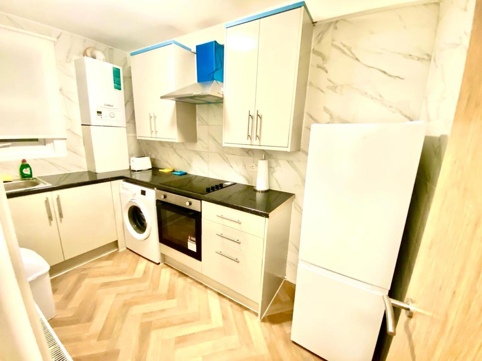 Appartamento Beautiful Two Bedroom Flat With Free Car Park In